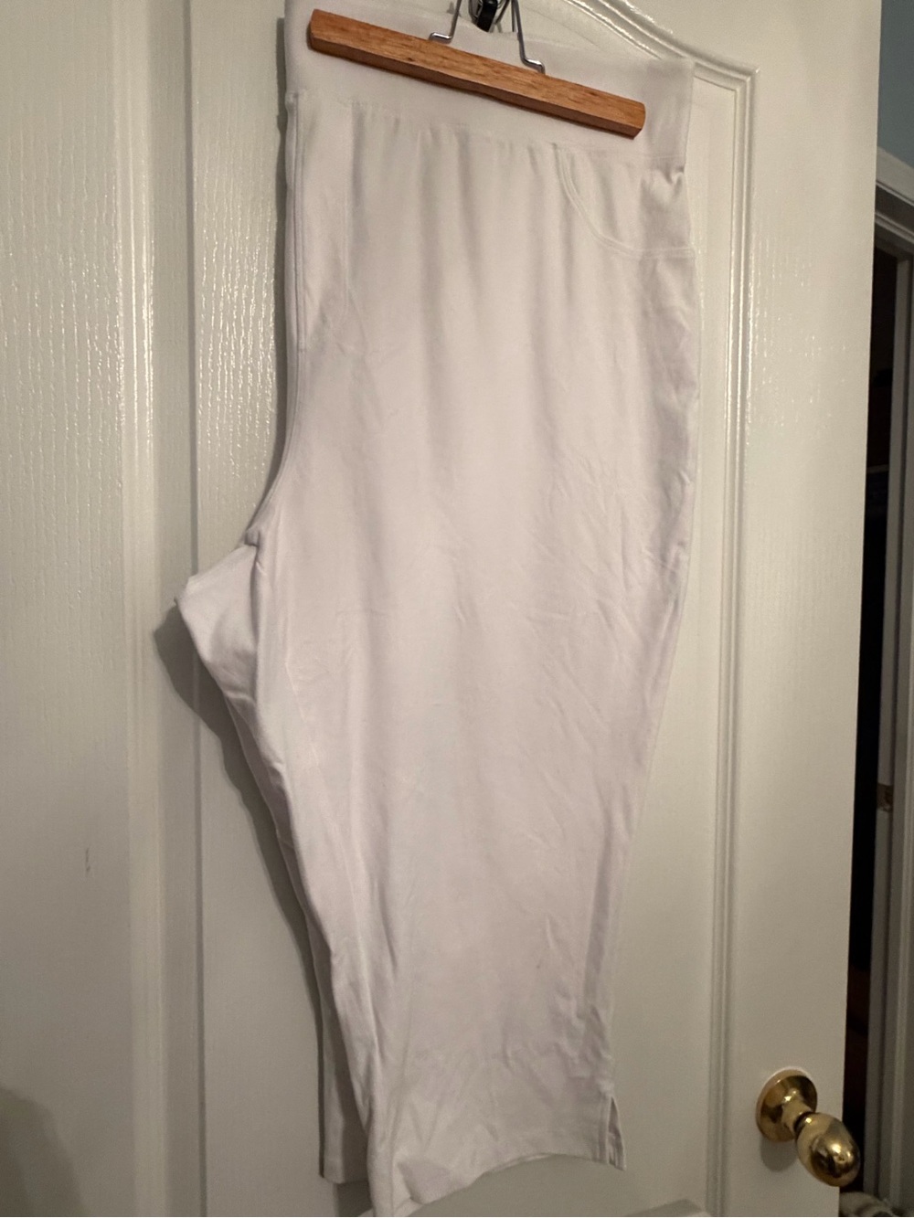 Penningtons White Capris